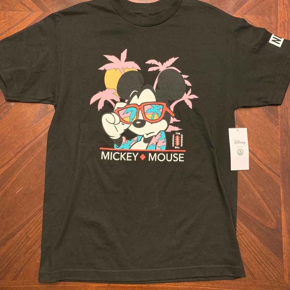 Men’s medium Mickey Mouse NEFF T-Shirt